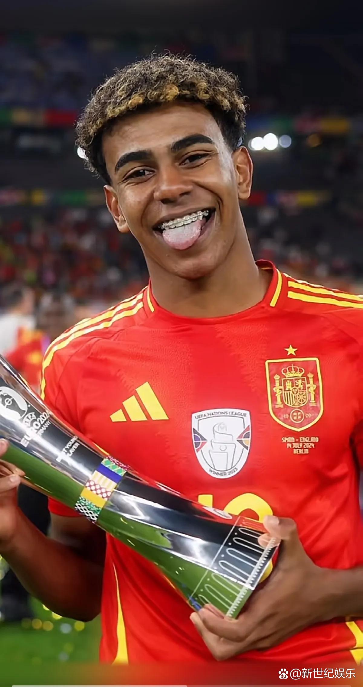 荷兰逆转克罗地亚，迪马利亚完成帽子戏法