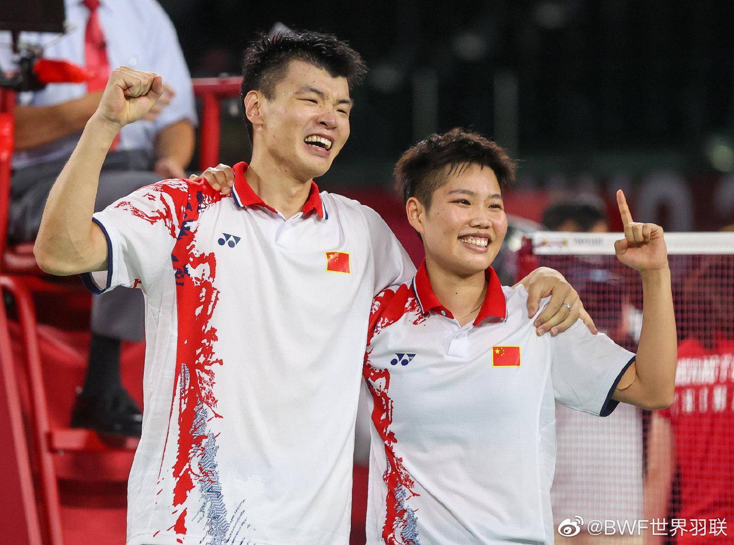 日本队横扫马来西亚队，黄鸭组合点燃赛场