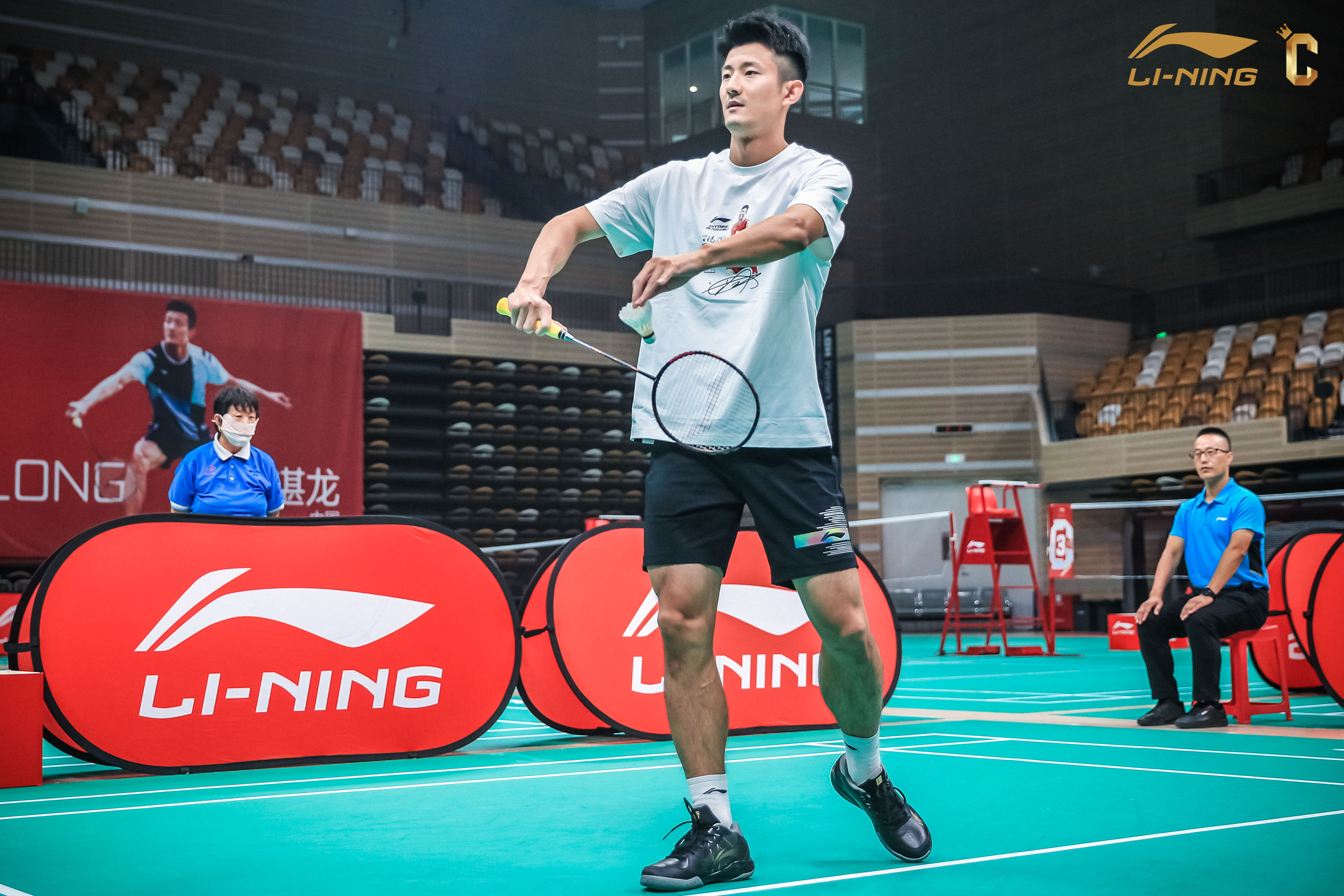 开云在线直播-丹麦羽毛球队轻取英格兰羽毛球队，谌龙三分雨点燃全场