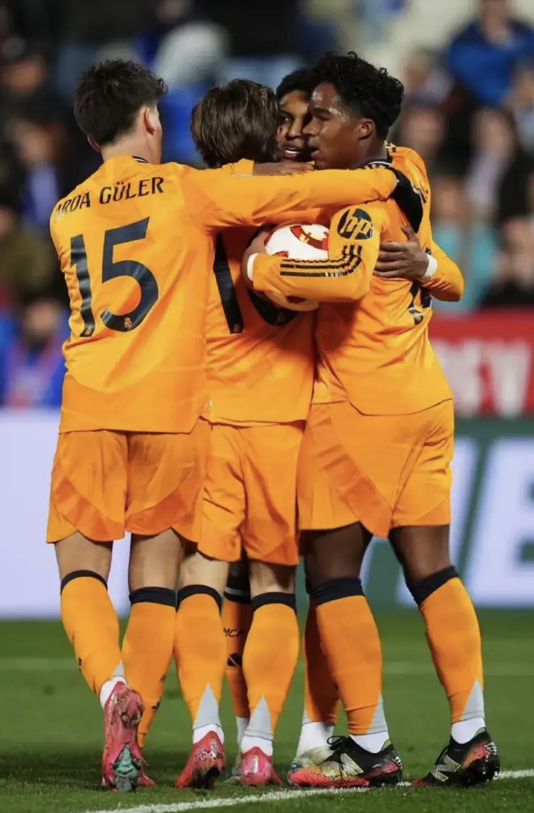 勒沃库森逆袭争冠，一鼓作气夺冠