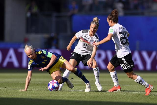 泰国女足崭露头角，引领足球风潮