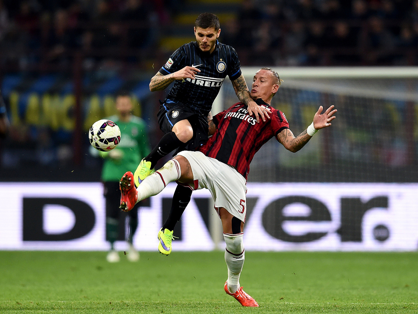 意甲劲旅国际米兰在欧冠比赛中击败对手