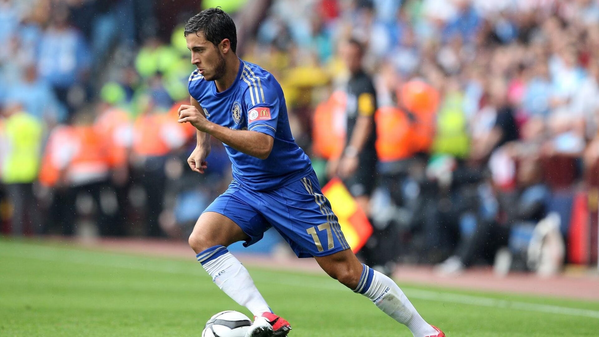 开云官方app入口-绿茵与赛道，当曼城压哨绝杀厄瓜多尔，姆巴佩在F1赛道上演终极接管